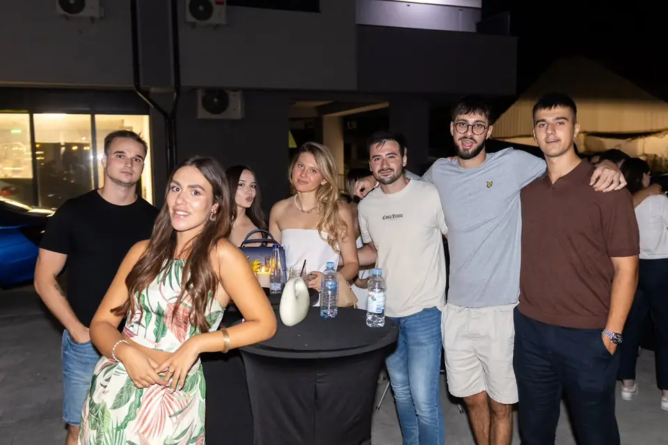 Гости на отворањето на Позитива Бар, фотографија 7